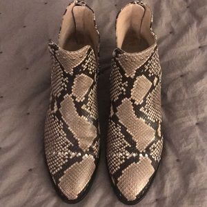 Steve Madden Snake skin booties size 8.5